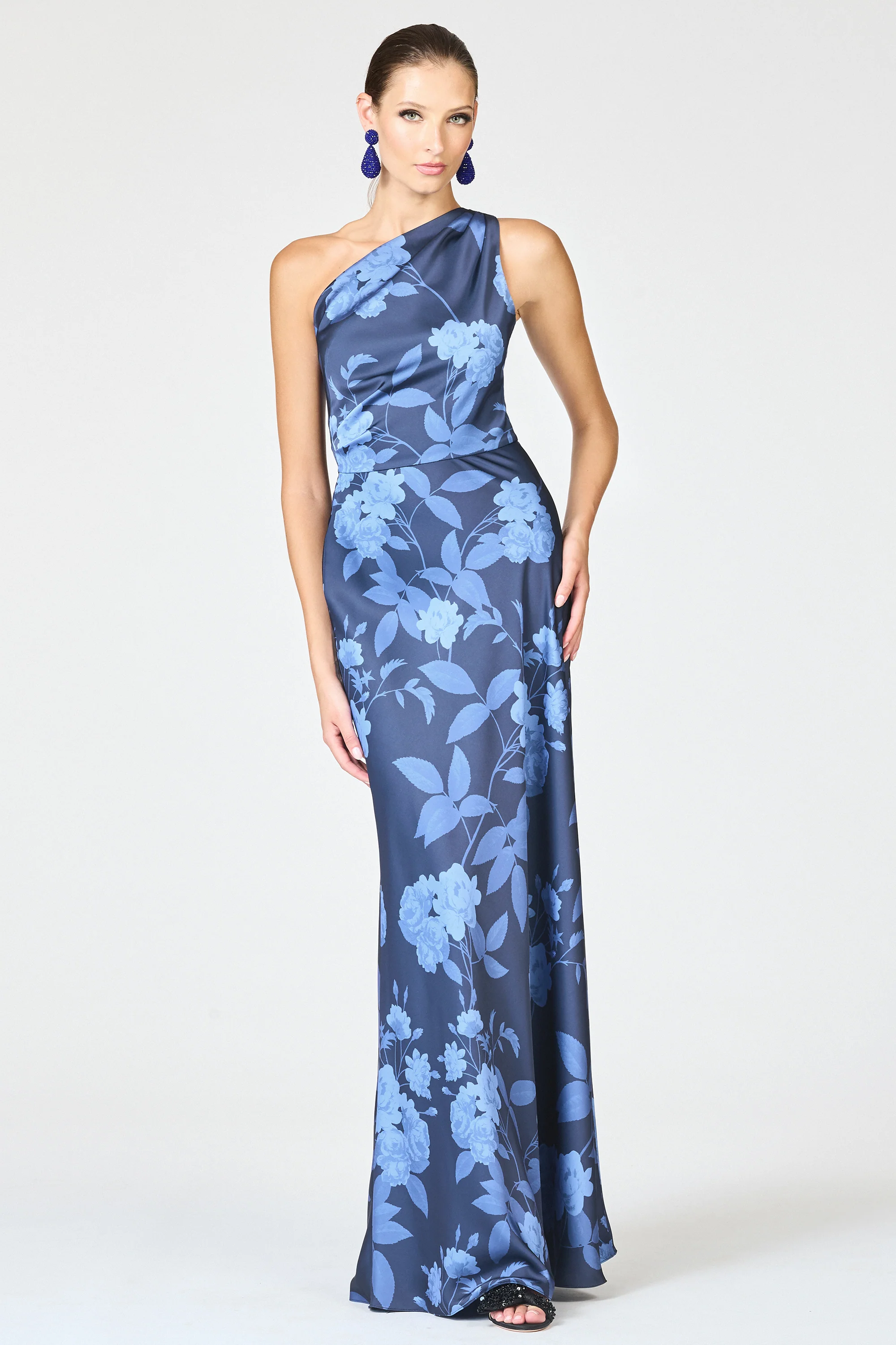 DELPHINE GOWN - GALAXY ROSES - Image 3