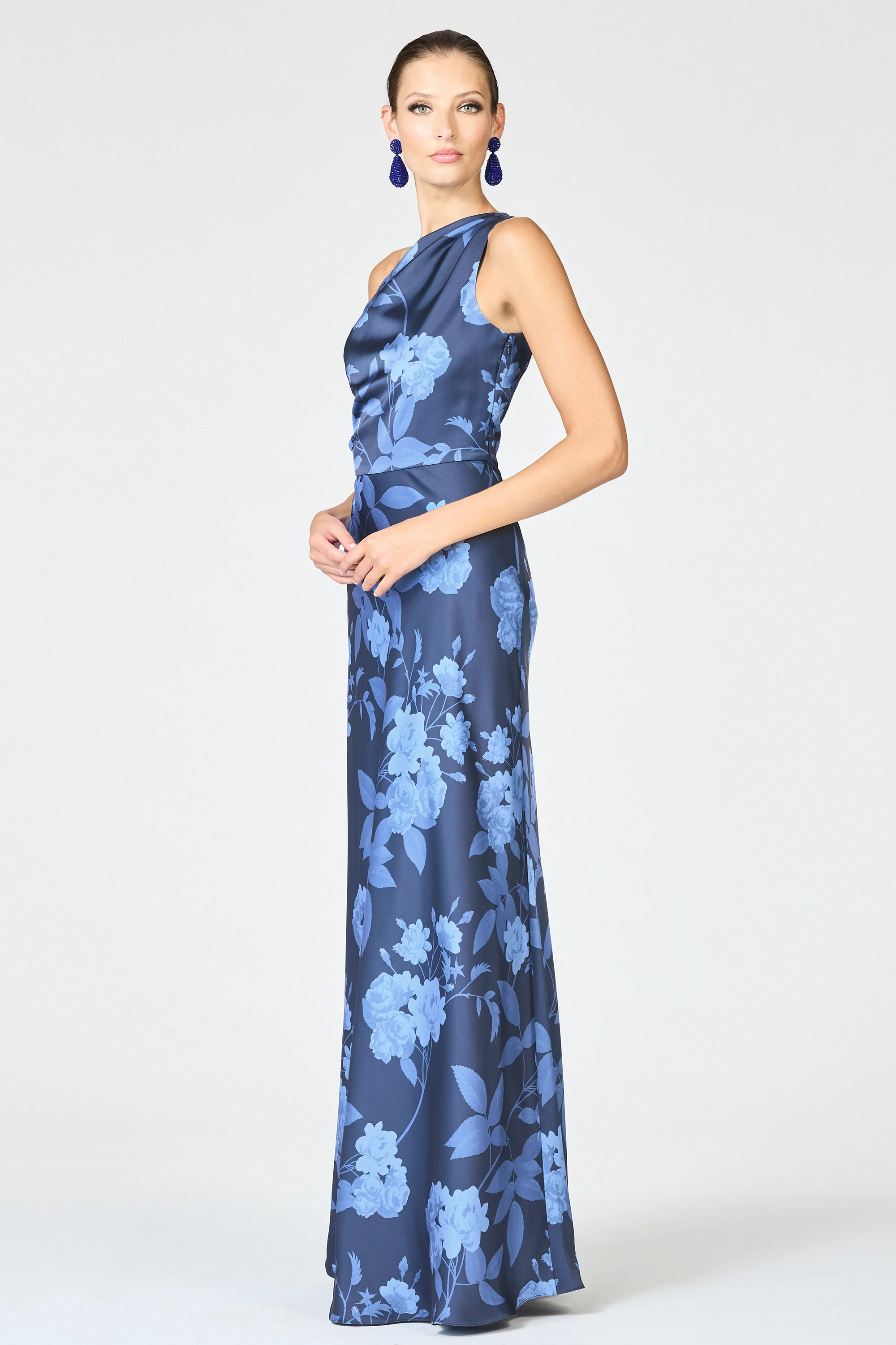 DELPHINE GOWN - GALAXY ROSES - Image 4